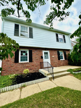 Street view - Unfurnished 4BR home-Linden Lane-Princeton