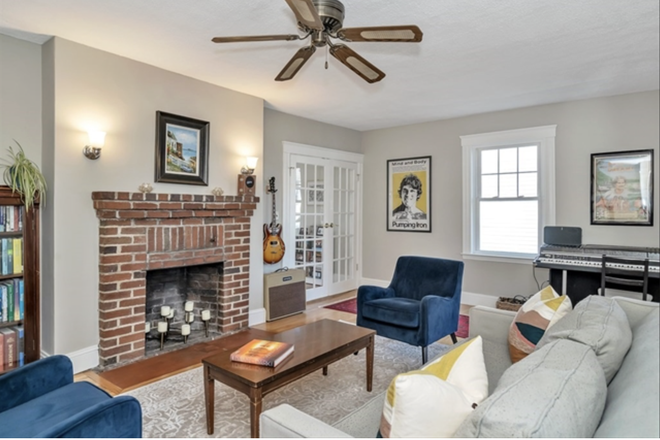 Living room - Charming 3BR/2BA Single-Family Home Near Tufts, Green Line & I-93