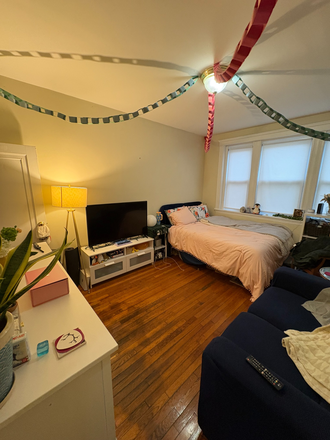 ! - Studio with large kitchen, NO FEE! Right near BU campus, B line, HT/HW incl, Laundry