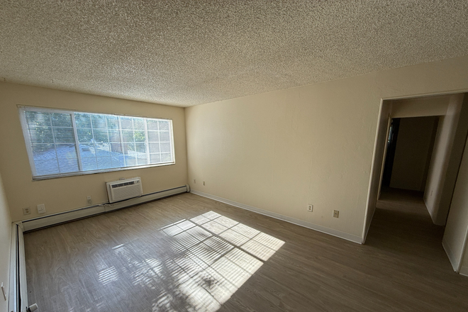 2 - AVAILABLE NOW: 1937 Warren Ave #305 Apartments