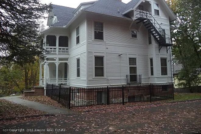 Outside view - Downtown Studio Lease Transfer