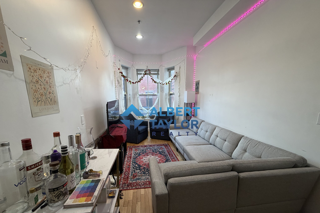 Living Area - 2 FLOORS! 3Bed/2Bath w/ LAUNDRY IN UNIT! Apartments