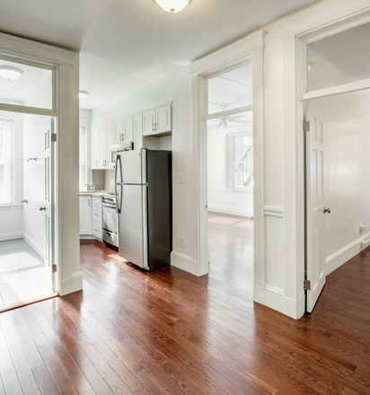 Text (774)365-8421 for more info!!! - **Westland Ave** 3BED/1BATH **NO BROKER FEE** (Available 9/1) Apartments