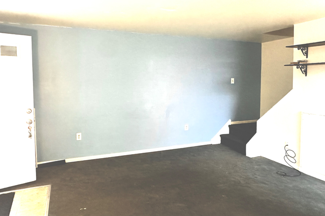 Living area - 2bedrm Townhouse. Private entrance. Updates. Close to WCU. 1/2 off Aug2026 rent. No applicant fee