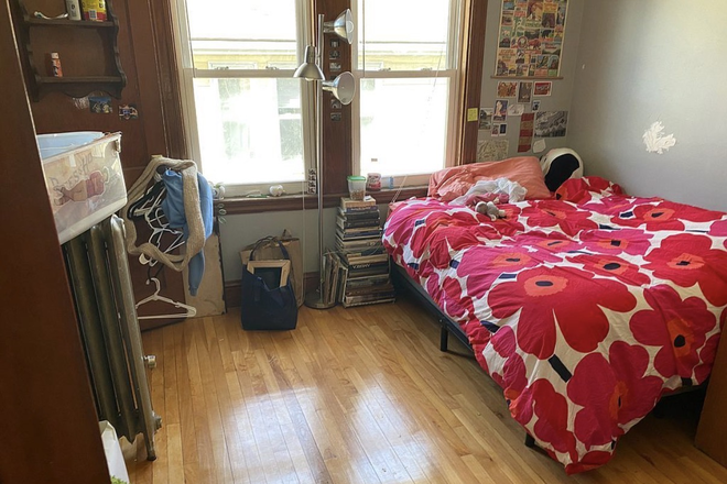 - - 7 BEDS WHOLE HOUSE NEAR TUFTS UNIVERSITY - RARE