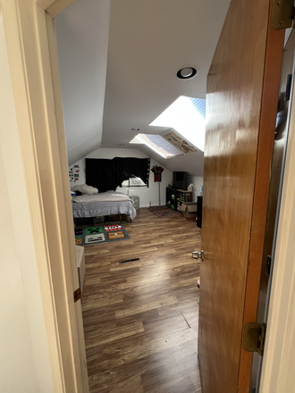 entrance to room - One bedroom available in cute 4 bed house, close to campus, near bus 30 route