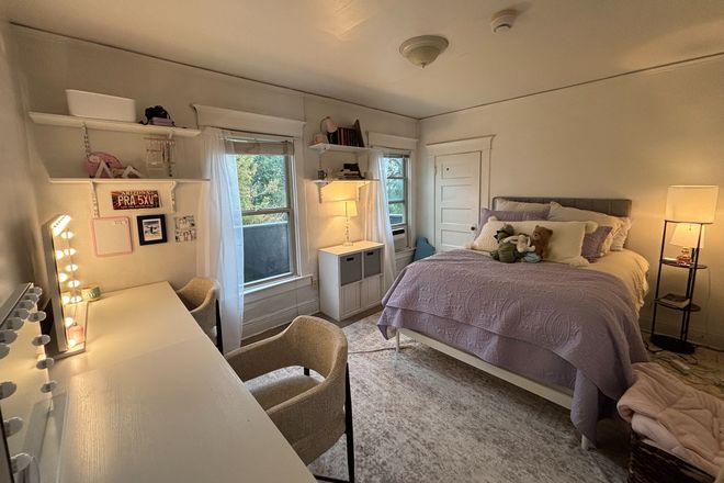 Bedroom from hallway view - Grandview Apartments