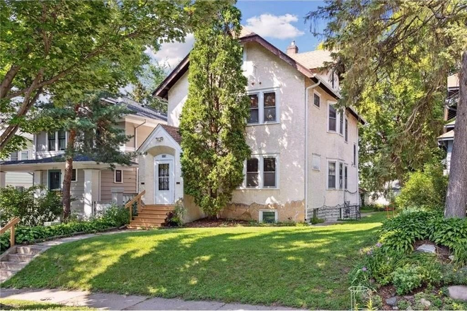 Outside Street View - 2097 Fairmount Upper Duplex Unit Duplex