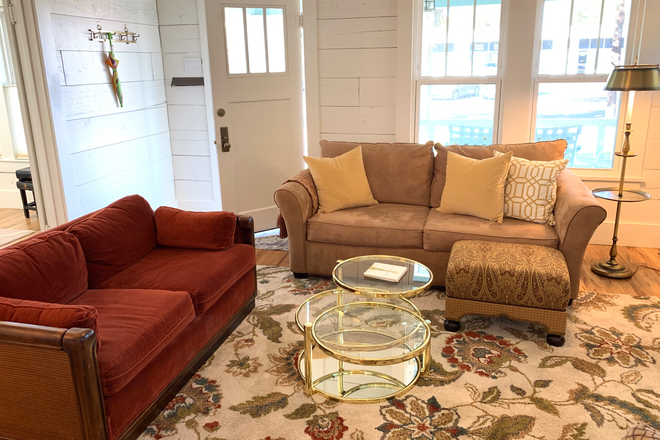 Living Room - Furnished Shiplap Cottage | 1 blk from Campus | Utilities Paid House