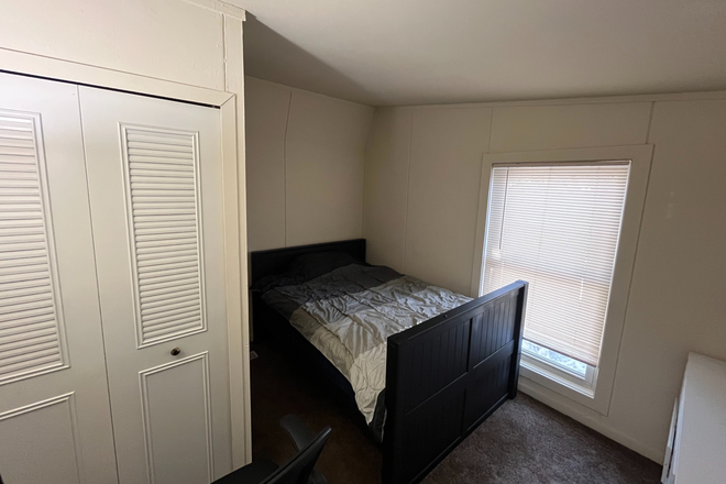 bedroom - Puffton Village Spring Sublet