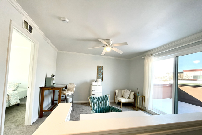 Private Top Level Suite - Bedroom + Loft + Terrace - Private Top-Floor Suite | Loft & Rooftop Terrace | Flexible Lease | Near UMD/DC