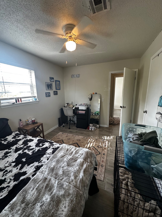 Bedroom - House close to campus