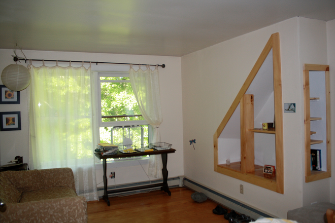 Bedroom on 2nd floor (occupied) - 2 individual bedrooms for rent House