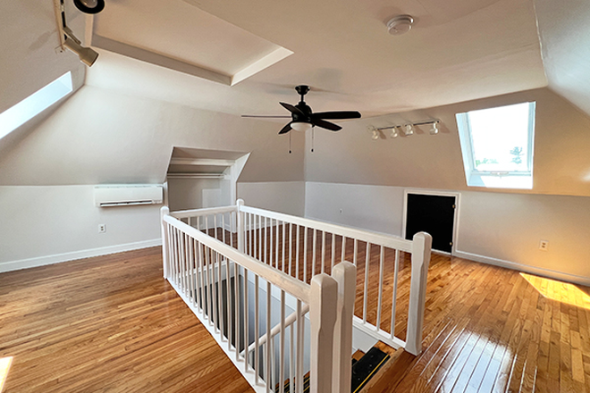 Living - 3bd 1ba Waltham NO BROKERS FEE!!!!!