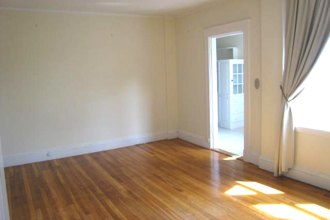 hubrealtyproperties.com - Large studio next to 57 bus, in Allston Apartments