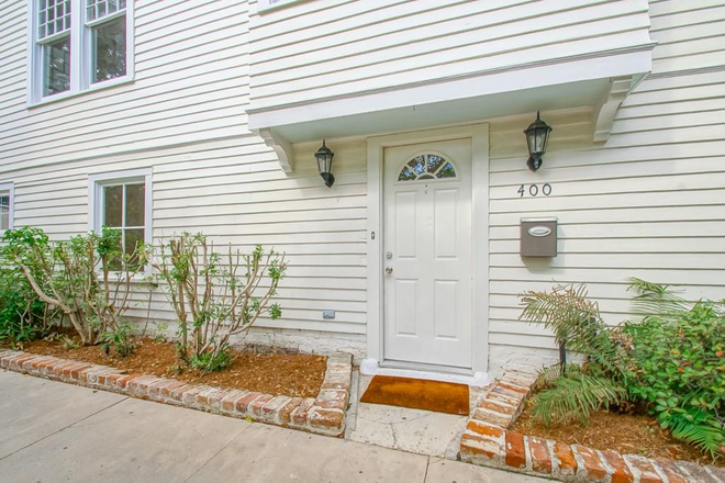 Outside - 400 Pine - 2 Beds, Full Bath & Kitchen, Washer/Dryer, Private entry, Quiet Street - Water included