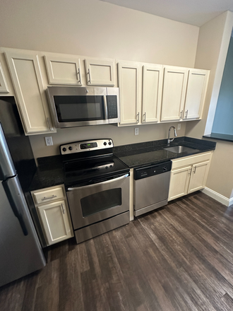 Kitchen - The Oaks on The Square - Studio Apartment Living in Storrs, CT Near UConn Campus