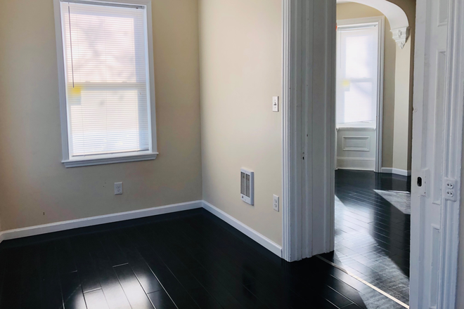 Photo - 0.3 miles to Drexel University , 1.1 miles to University of Pennsylvania campus. Safe neighborhood House