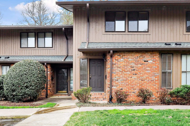 front - The Oaks House, close to campus