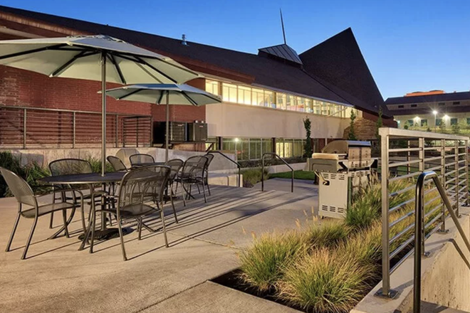 Grill and Patio - Spring Sublet The Province Apartments