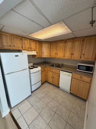 Kitchen - Kenmore Sq 2 Bed Comm Ave Apartments