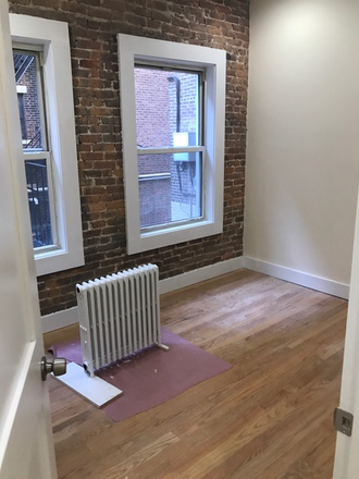 4 bed 2 bath Duplex Unit - 133 Peterborough St. - NO BROKER'S FEE!! Available for 9/01 - Renovated 4 bed 2 bath in Fenway Apartments