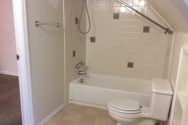 bathroom - Large hardwood floor apartment near Campus!