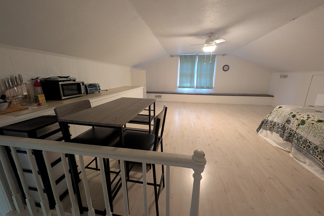 Studio - House