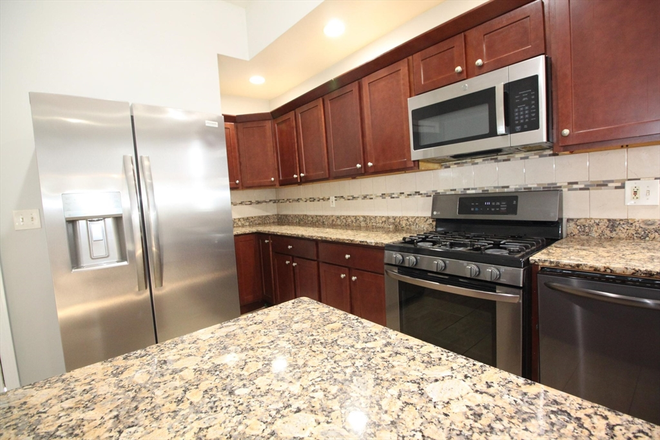 kitchen - 2 Bed 2 Bath Dorchester Apartments