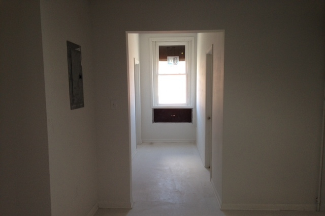 Hallway - EFFICIENT 2 BEDROOMS/1BATH Apartments