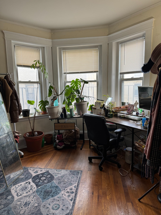 Bedroom - Room available for summer sublease at 331 Huntington Avenue