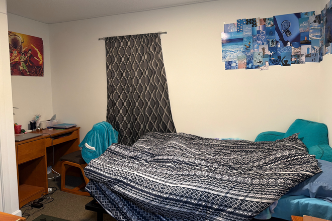 Bedroom - Courtyards apartment 423 bedroom B, is on North campus