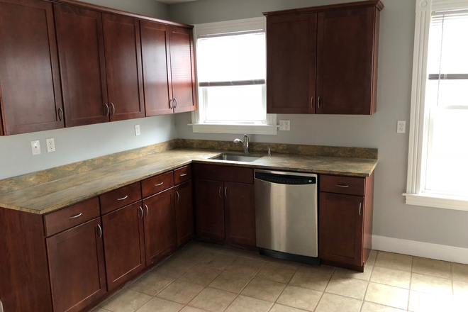 living - GREAT 4 BED/2 BATH WITH NO BROKER FEE, IN-UNIT LAUNDRY!! AVAIL 9/1/26!