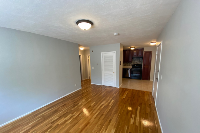 Living - 2 bed 1 bath no fee dorchester Apartments