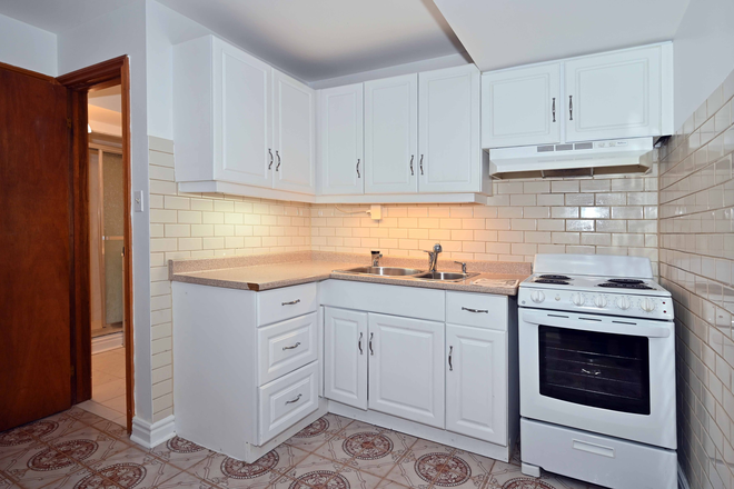 Kitchen - Lower Level Bush Drive, 2 Bed Lower Level Apartment