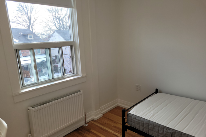 Bedroom - Share 4 Bedroom with 3 other Students, close to Campus
