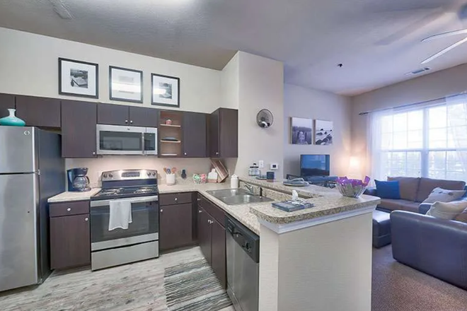 Kitchen - apartment close to campus, move in now!