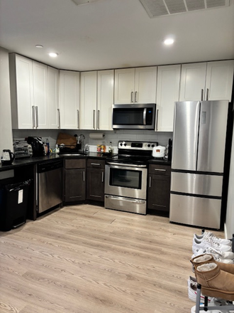 Kitchen - Walter Huntington Apartments (1B1B in a 2B2B) - May-Jul Sublet