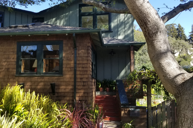 House - street view - Quiet 1 Bd garden appart close to campus