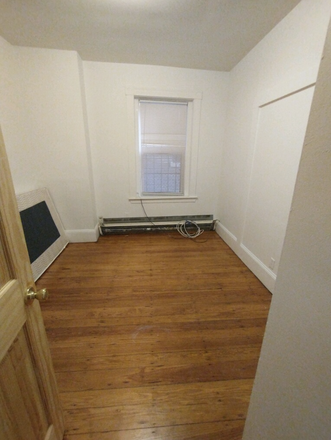 Bedroom - 1BR/1Bath Available in Jamaica Plain, Great Location for Students/Medical Residents Apartments