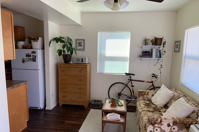 living room - 1116 B Duplex