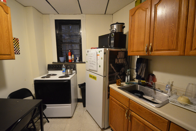 Kitchen - 3 Bed Available 9/1/26!! *CONTACT NOAH 603-470-8181 Apartments