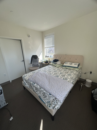 Bedroom - Sublet:Room for current degree seeking actively enrolled PU grad student only-Lakeside Rd-Princeton Apartments