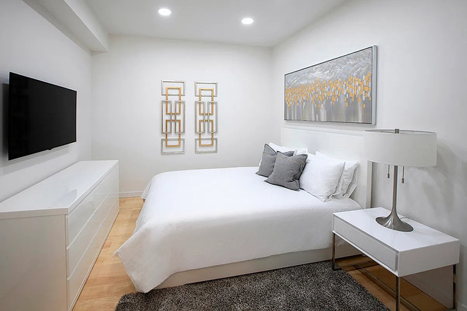 Bedroom - 1505 S Bentley Ave Apartments