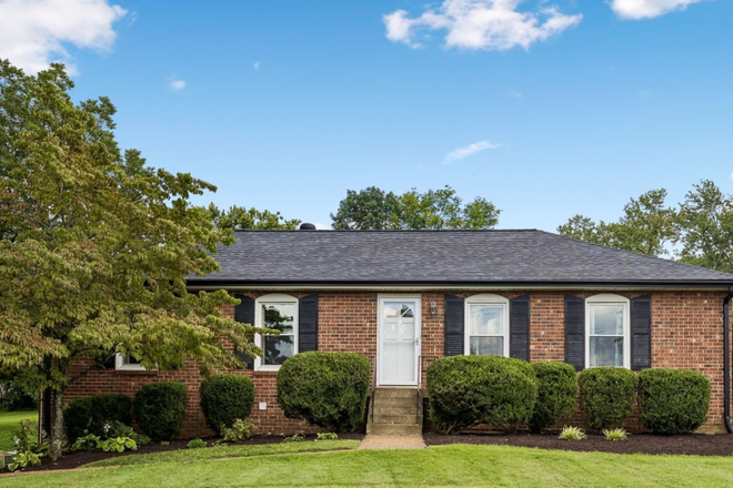 Exterior - Spacious Nashville Home 20 minutes from campus