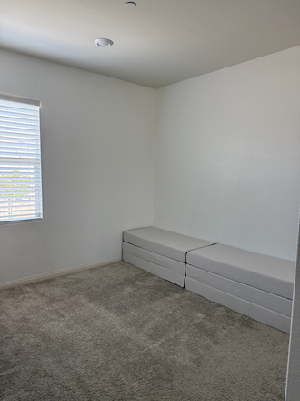 Bedroom (Unfurnished) - Female Only - Private Bedroom and Bathroom for Rent in Spring Mountain Ranch Home