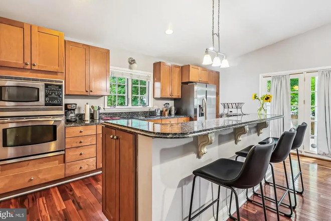 Hall and Kitchen - Single bedroom at a 5 bed private house