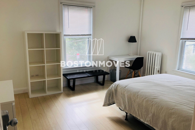 Bedroom - Furnished Bedroom With All Utilities + Wifi Included