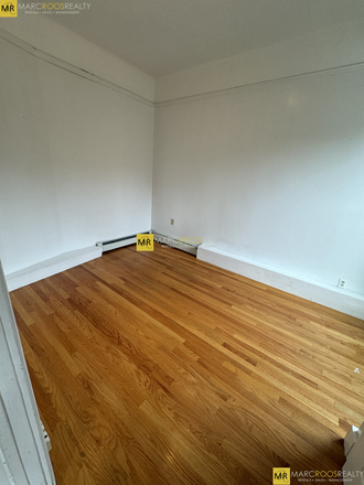 Bedroom - Beacon St 2 Bed Kenmore Sq Apartments