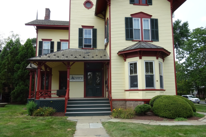 Front Exterior - 1BR apt-10 E.Broad St-Hopewell